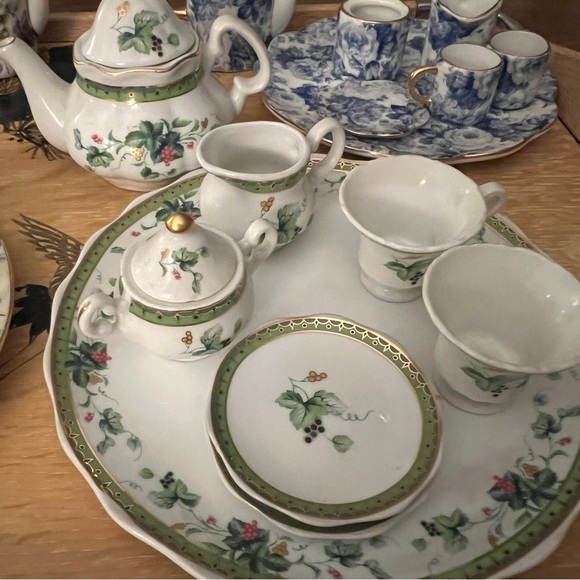 Formalities 4 Tiny Floral Porcelain Tea Sets - Picture 7 of 13